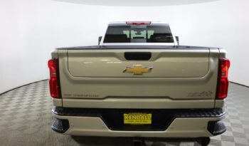 Used 2022 Chevrolet Silverado 3500HD High Country 4WD Crew Cab 172 Crew Cab Pickup – 1GC4YVEY3NF195487 full