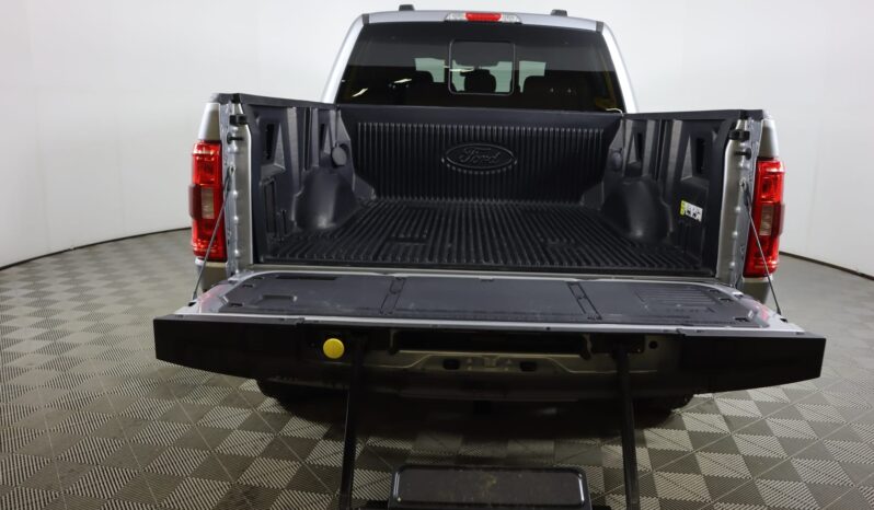 Used 2022 Ford F-150 XLT 4WD SuperCrew 5.5  Box Crew Cab Pickup – 1FTEW1EP7NFB48909 full